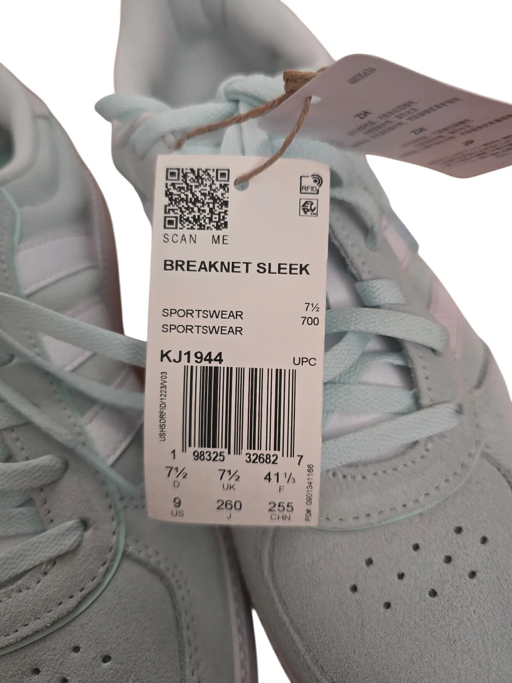 adidas Low-Top Sneakers in Mint and White
